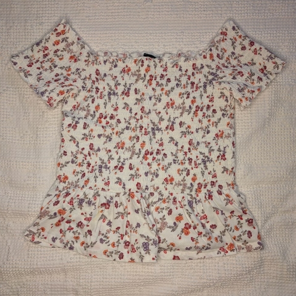 American Eagle║Smocked Ruffle Floral Top║Size S - Picture 1 of 3